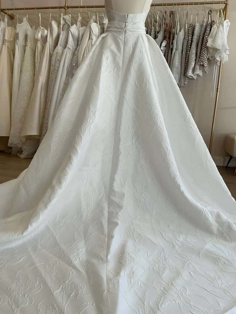 Amsale - Akira (14) - Image 6