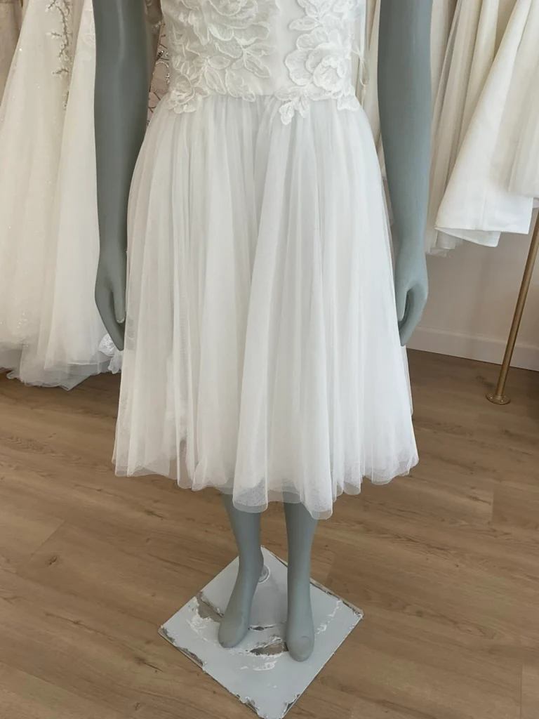 Amsale - LW137 (8) - Image 3