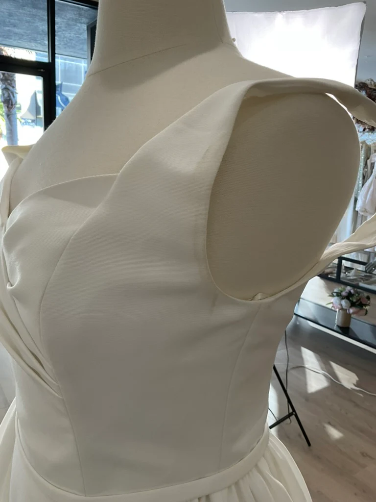 Amsale - LW250 (16) - Image 7