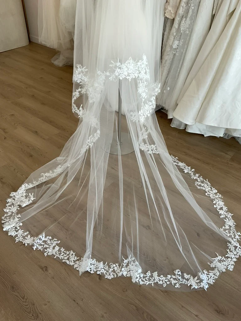 Bliss by Monique Lhuillier - Double Layer Lace Chapel Veil (Chapel) - Image 3