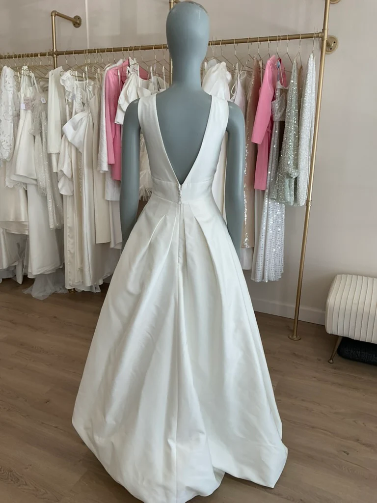Carolina Herrera - Mason (10) - Image 13