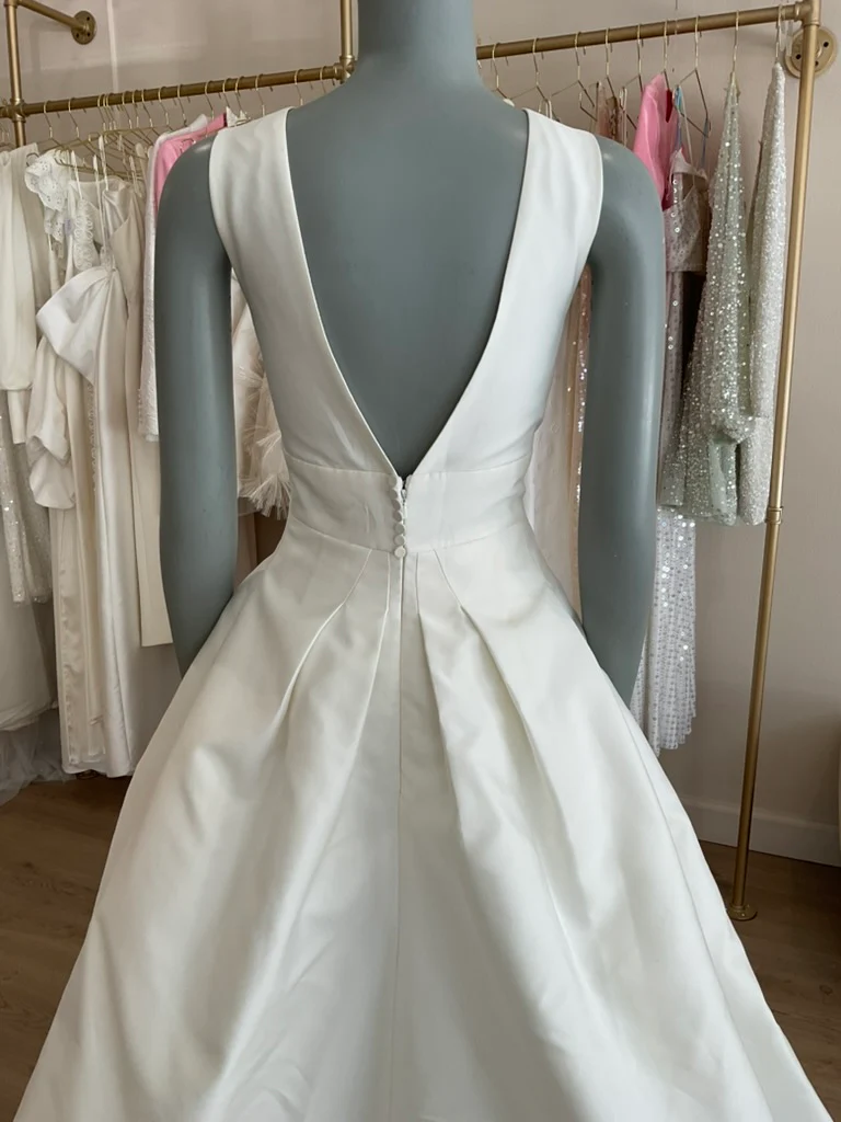 Carolina Herrera - Mason (10) - Image 9