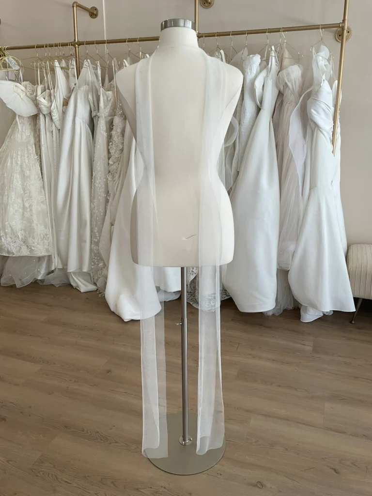 Cocoe Voci - French Chantilly and Tulle Scarf