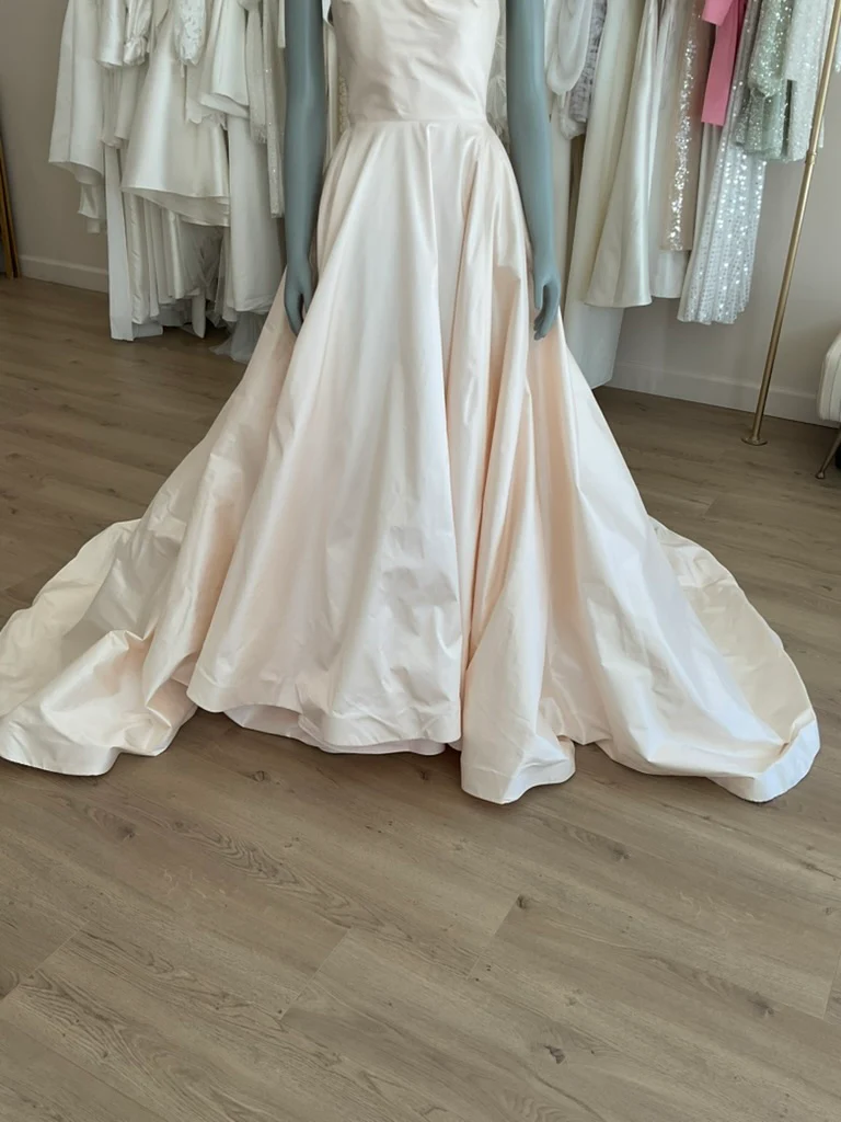 Legends by Romona Keveza - L6108(4) - Image 4