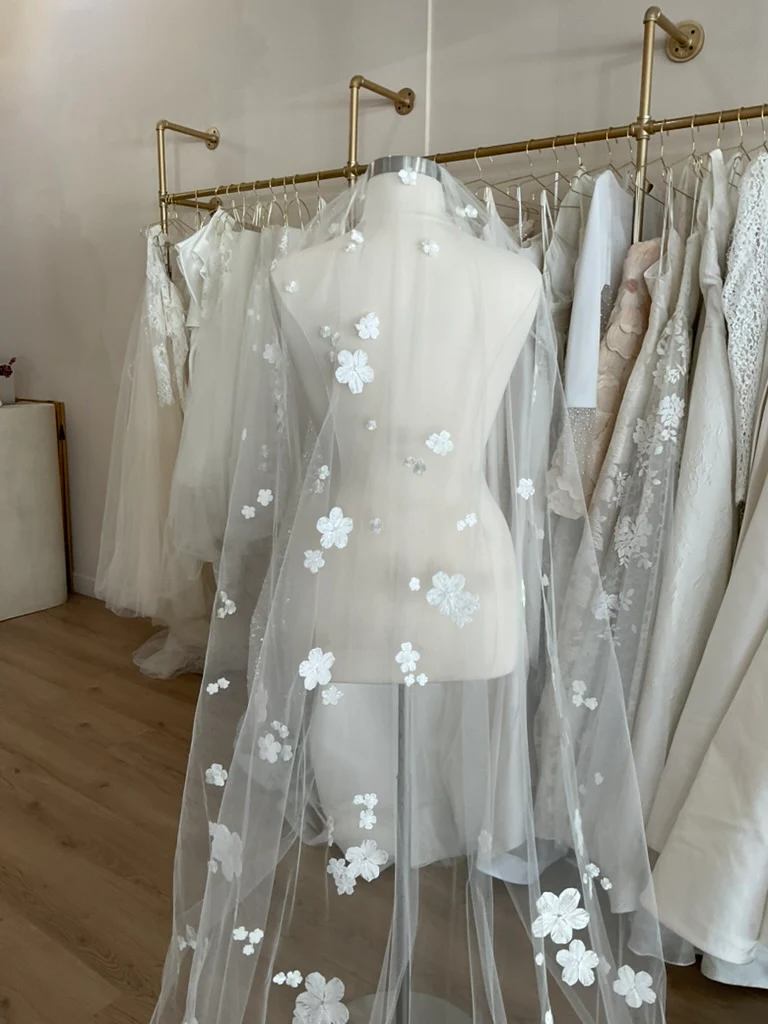 Mira Zwillinger - Karla Veil - Image 2