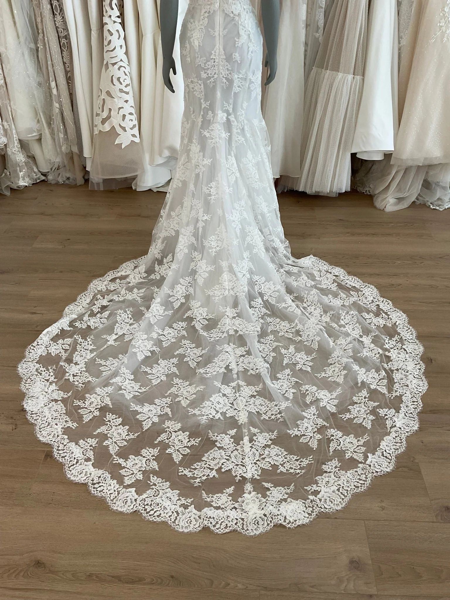 Monique Lhuillier - Dawson (8) - Image 7