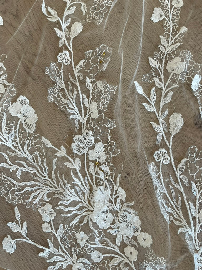 Monique Lhuillier - Etoile Veil (Cathedral) - Image 3
