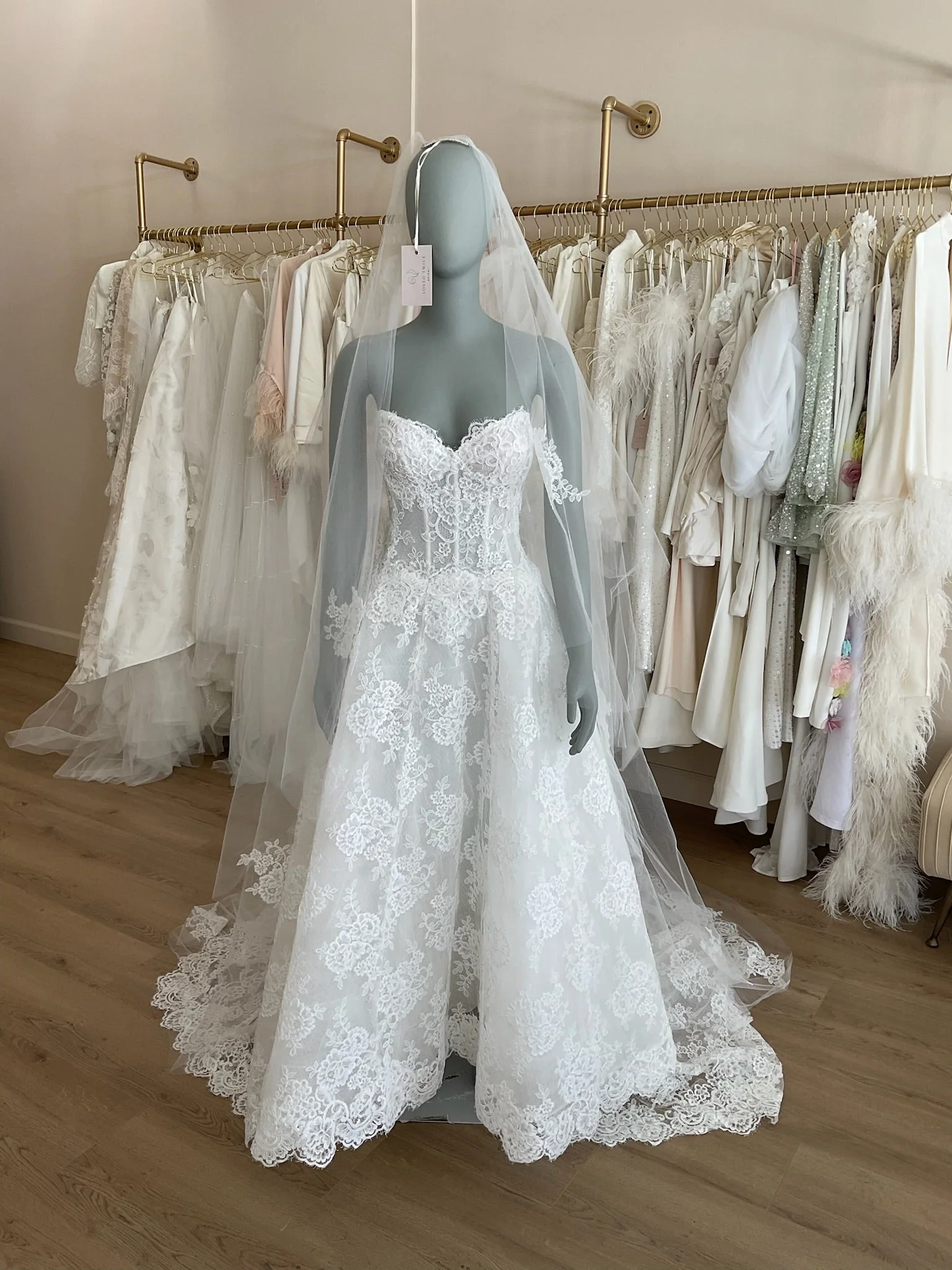 Monique Lhuillier - Fleur de Lis Veil - Image 3