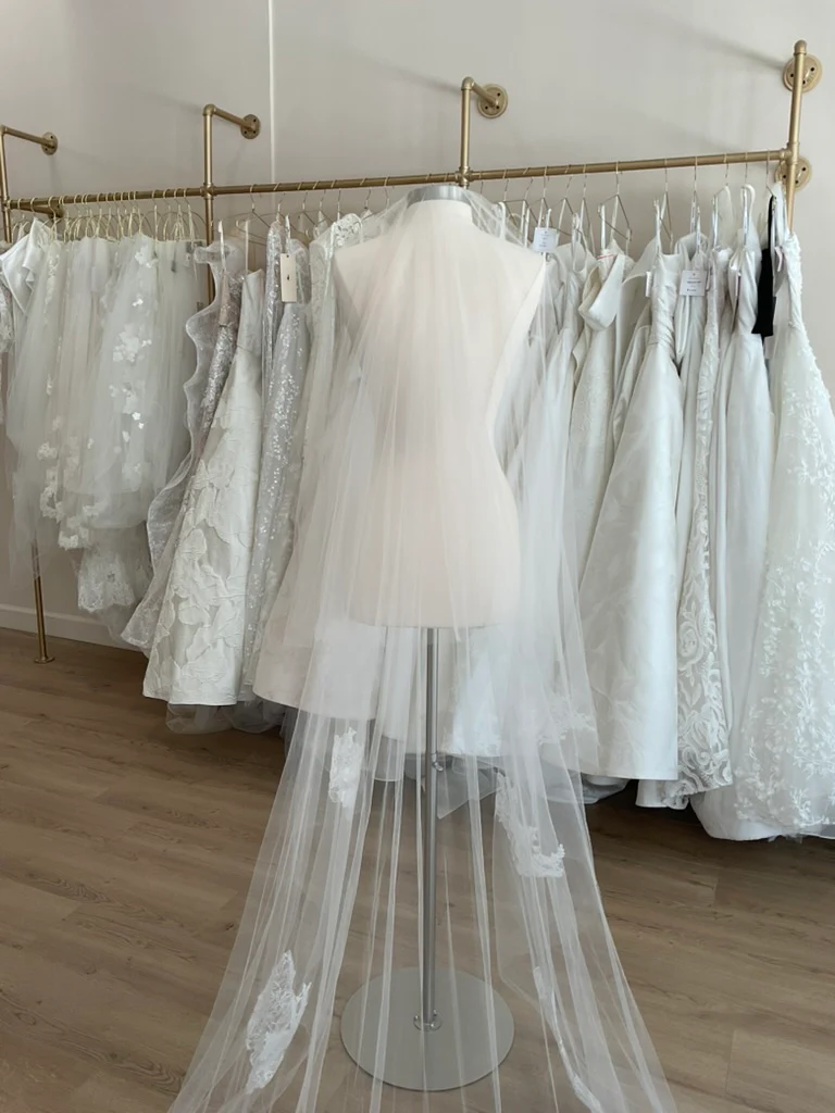 Monique Lhuillier - Kaia Veil (Cathedral) - Image 2