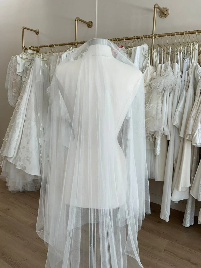 Sarah Seven - Spanish tulle, chapel length w/ blusher - Image 2