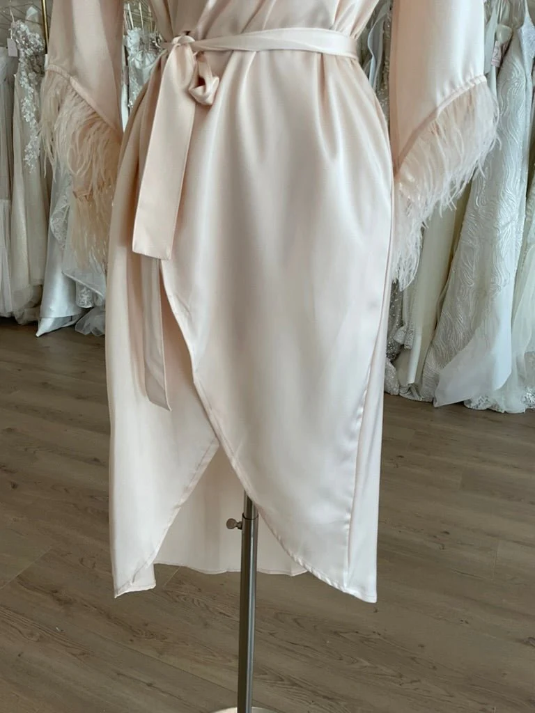 Untamed Petals- Ellis Feather Robe ( Large, Blush) - Image 3