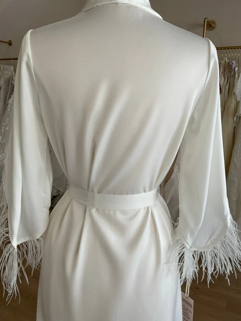 Untamed Petals - Ellis Feather Robe (Large, Ivory) - Image 5
